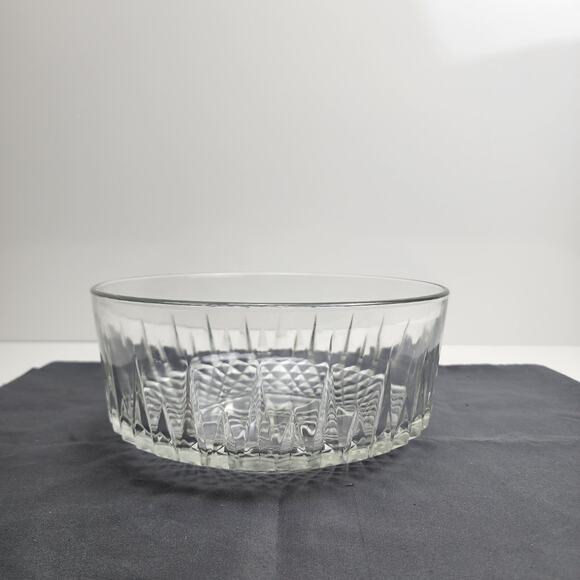 Vintage Arcoroc France Crystal Diamond Starburst Design Glass Serving Salad Bowl - Picture 3 of 4